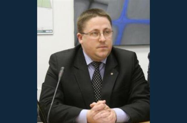 Palangos mero vizijoje - apšviestas paplūdimio ruožas ir linksmybės prie oro uosto