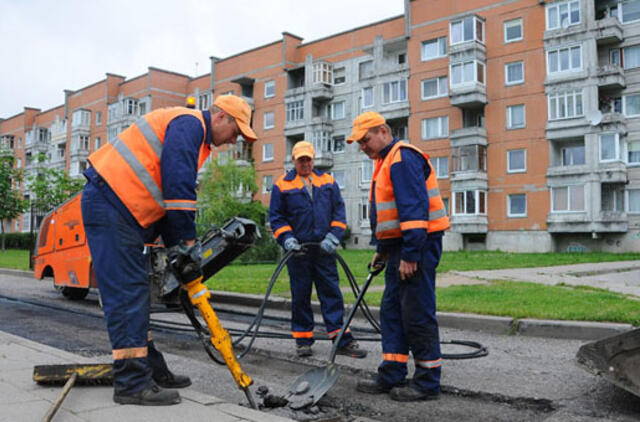 Pradėtos lopyti gatvės, žada injekcijas ir kiemams