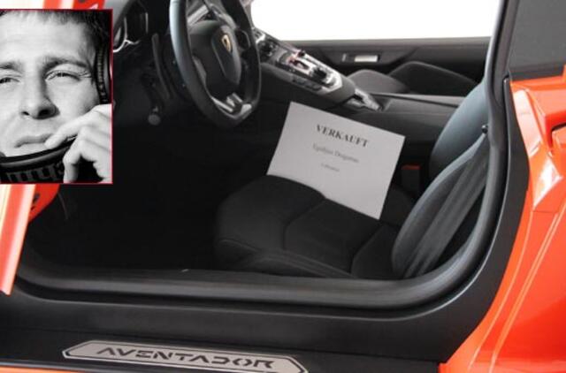 Selas skelbiasi pasidovanojęs "Lamborghini"