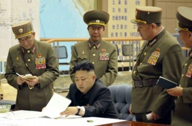 Šiaurės Korėja rengiasi didelėms karinėms pratyboms