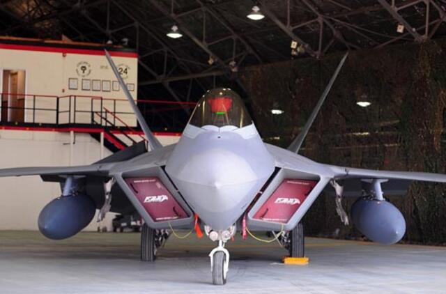 Šiaurės Korėjai žadant stiprinti branduolines atsargas, JAV siunčia daugiau karinių lėktuvų