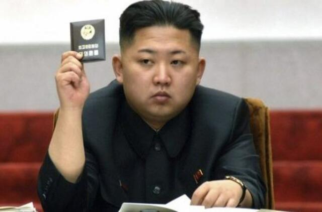 Šiaurės Korėjos valdžia pasiūlė užsieniečiams palikti šalį