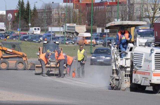 Aktyviai tvarkomos duobėtos miesto gatvės