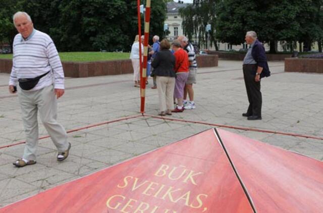 Dar kartą apie Atgimimo aikštę