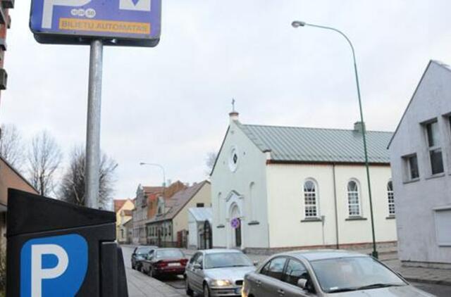 Mokestis už automobilių statymą kiršina žmones