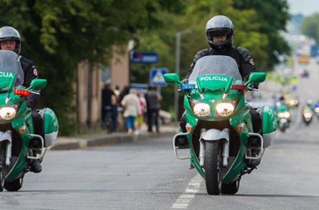 Policininkai pradeda patruliuoti motociklais