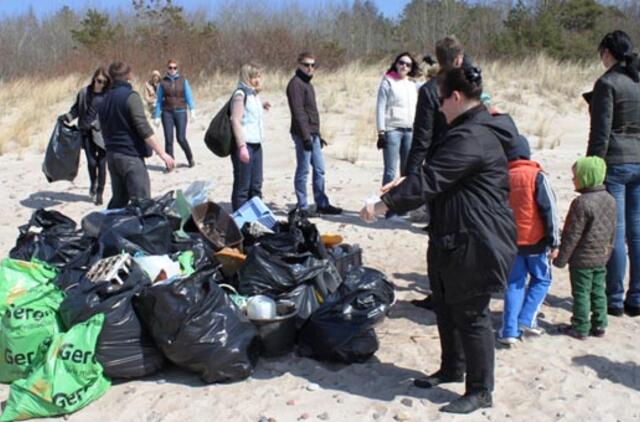 Prokurorai ir teisėjai rinko šiukšles