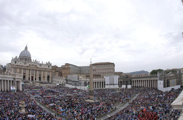Romos popiežius pasveikino stačiatikius su Velykomis