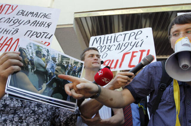 Ukrainos sostinėje - žurnalistų protestas dėl dviejų sumuštų korespondentų