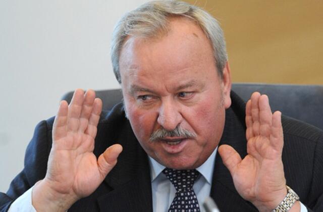 Arvydas Anušauskas Bronių Bradauską apskundė ir Viešųjų pirkimų tarnybai