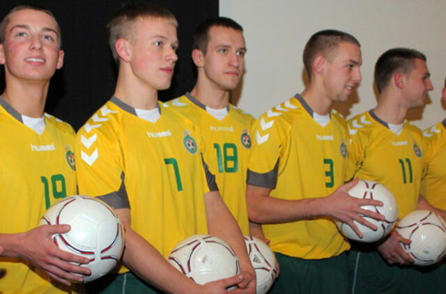 Jaunieji Lietuvos futbolininkai Europos čempionate susitiks su olandais, ispanais ir portugalais