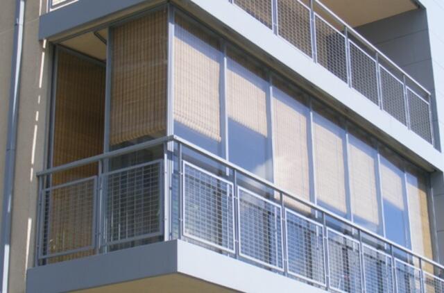 Jaunuolis žuvo, įtariama, iškritęs iš 11-ojo aukšto