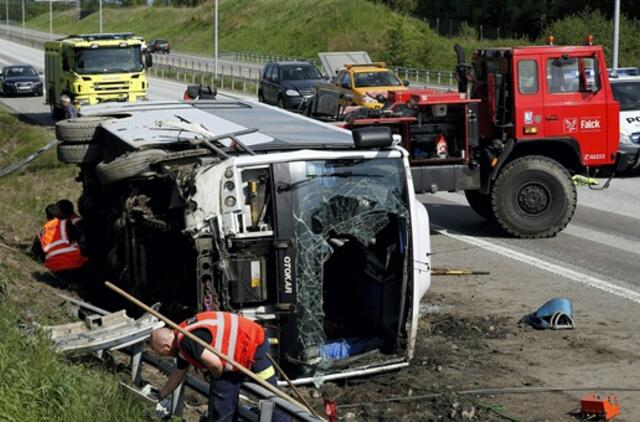 Lietuvoje registruotas autobusas apsivertė kelyje iš Oslo į Švediją