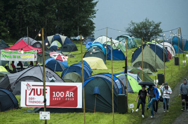 Atnaujino darbą stovykla, kurioje Andersas Bėringas Breivikas nušovė 69 žmones