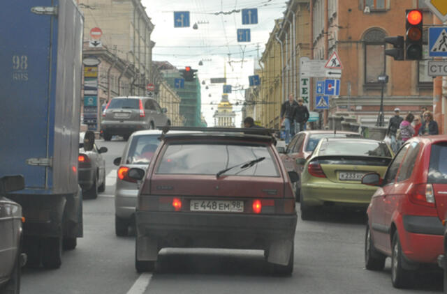 ES pradeda derybas su Rusija dėl apmokestinamų automobilių