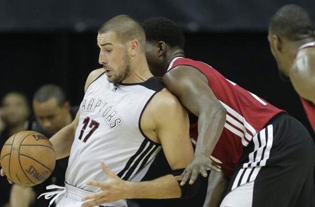 Jonas Valančiūnas per rungtynes su "Kings" komanda pelnė 18 taškų