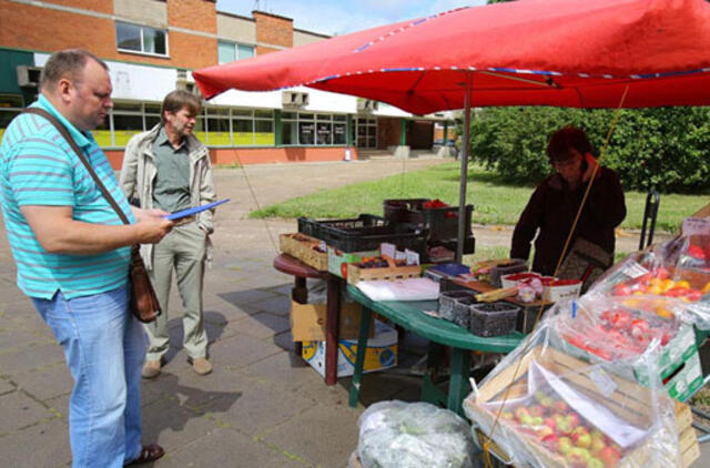 Lietus sutrukdė atsinešti prekybos leidimą