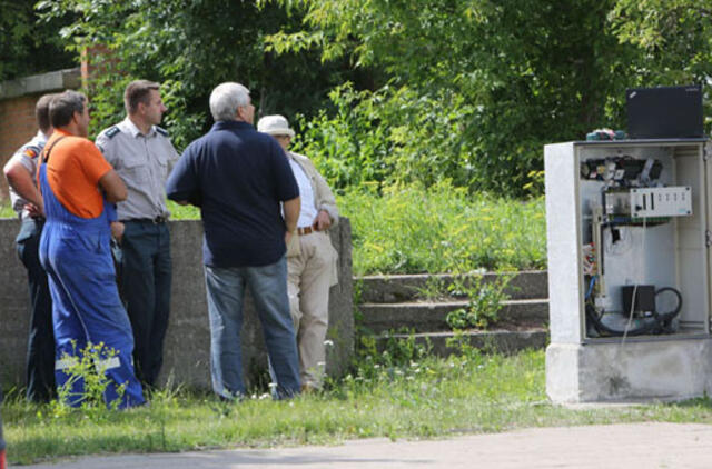 Minijos gatvės šviesoforai: trys nervų fazės