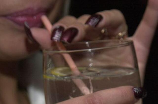 Nepilnametę prigirdė per prievartą