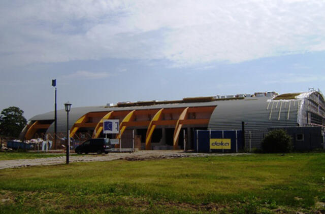 Sporto kompleksas primins lūžtančią bangą