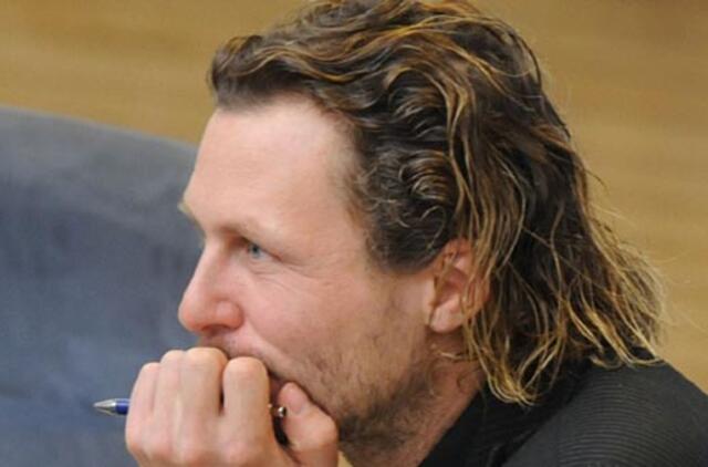 Teismas nubaudė Liną Karalių dėl vairavimo neturint teisės vairuoti transporto priemonę