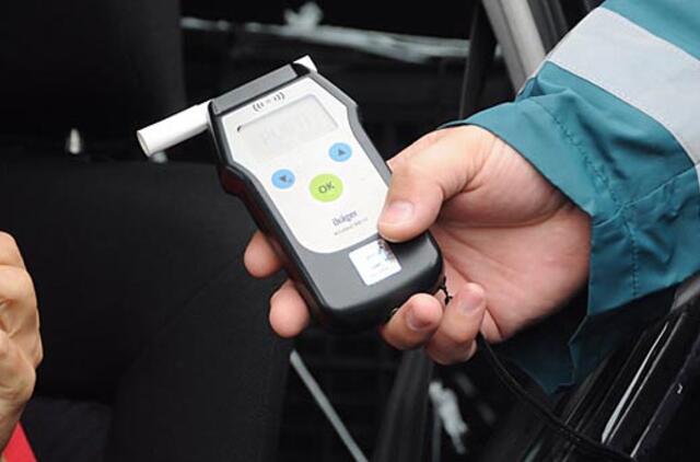 3.34 promilės, trys automobiliai ir partrenktas vairuotojas