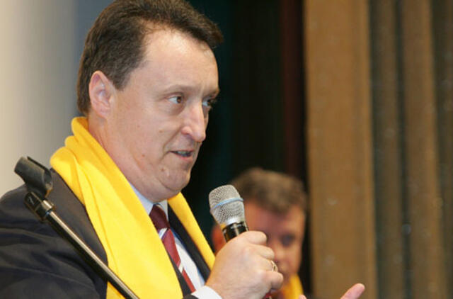 Artūras Melianas prašo šalies vadovės ištirti galimą neleistiną spaudimą policijai