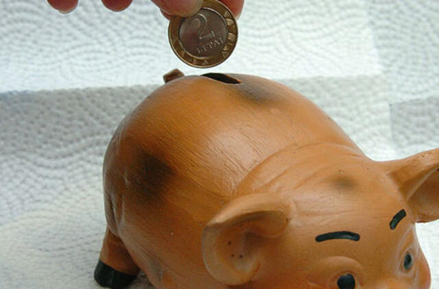 Bankai kratosi sutaupytų monetų