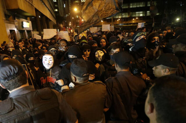 Brazilijoje nerimsta protestai – paralyžiuota 60 oro uostų