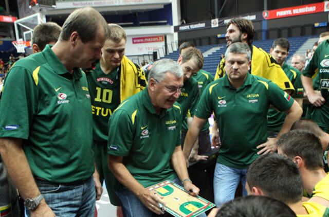 Lietuvos krepšininkai vargais negalais nugalėjo Suomijos komandą