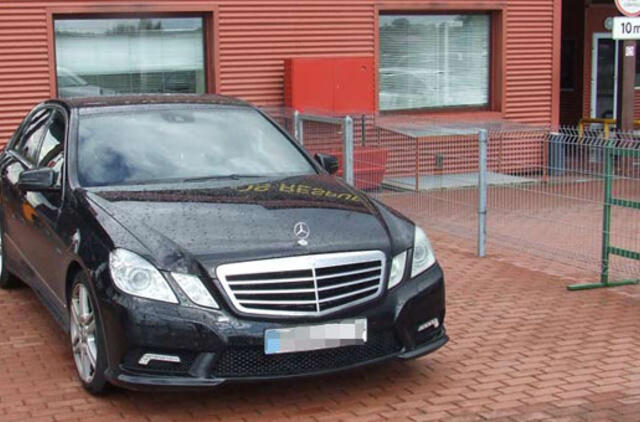 Panemunės kontrolės punkte sulaikytas Švedijoje ieškotas automobilis