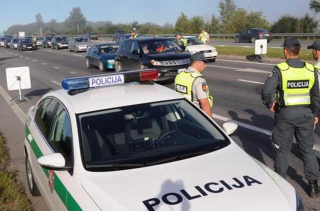 Policijos reidas: 3 neblaivūs ir bandymas papirkti