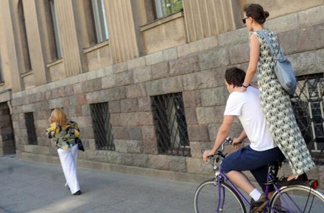 Ratai - 2, o galvos, atrodo, nėra nei vienos