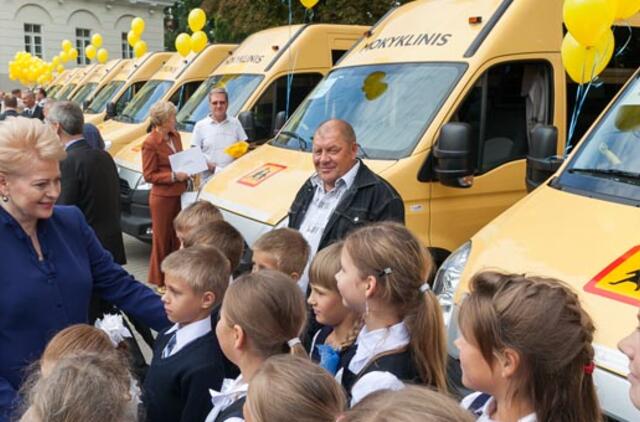 Savivaldybėms perduoti geltonieji autobusai