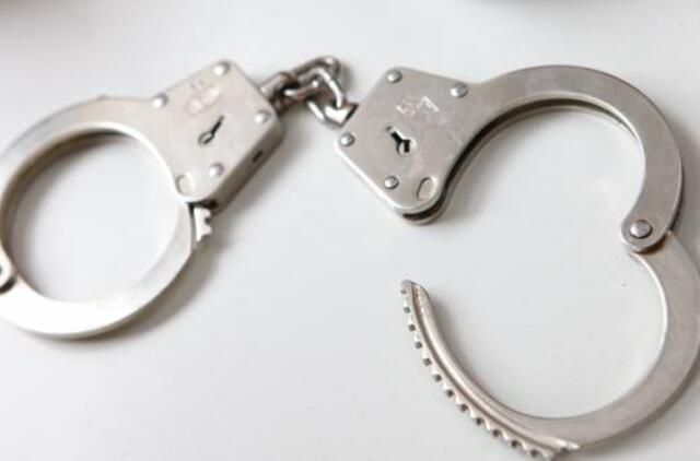 Šilutėje sugyventinių konfliktas dėl išgerto vyno baigėsi žmogžudyste