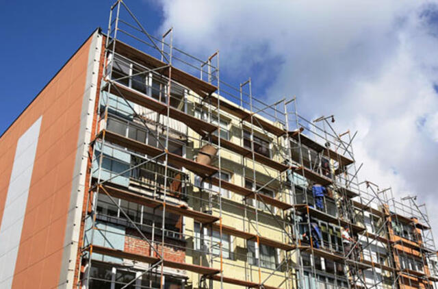 Aplinkos ministerija žada griežtai kontroliuoti renovacijos darbų kokybę