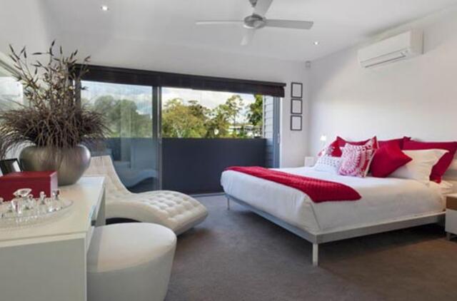 Interjero atnaujinimas be remonto: šviesos galia ir vaizdas į jūrą