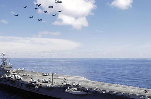 JAV lėktuvnešis juda Raudonosios jūros link, ruošiamasi galimai Sirijos atakai