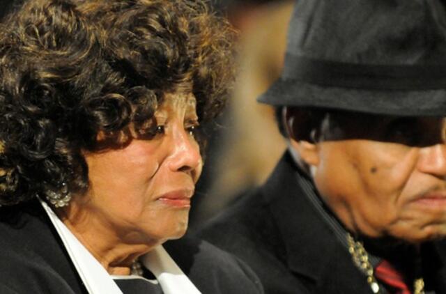 Maiklo Džeksono šeima iš koncertų organizatorių nori prisiteisti 290 mln. dolerių