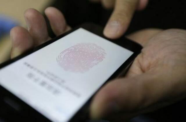 Po naujųjų "iPhone" pristatymo "Apple" prarado 24 mlrd. dolerių rinkos vertės