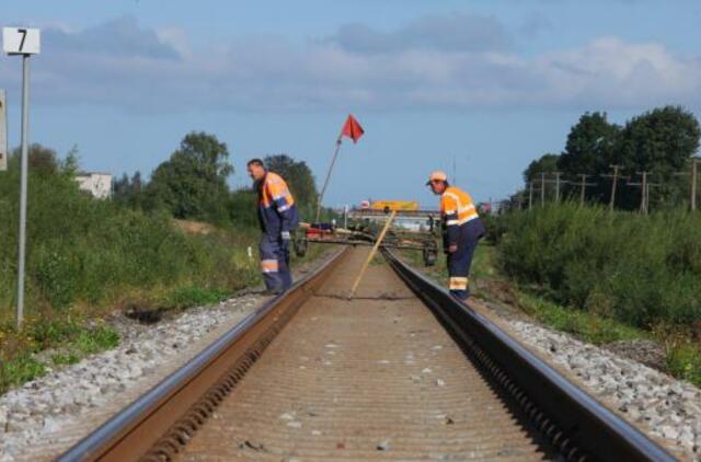 Pradedama tiesti "Rail Baltica" linija iki Kauno