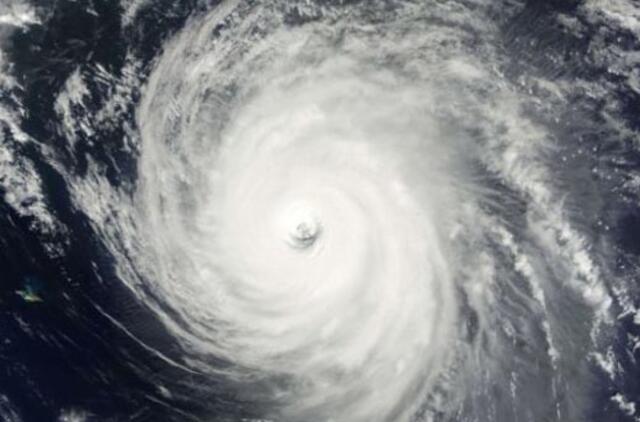 Internetas po vandeniu: cunamiams, kontrabandai ir naftai aptikti