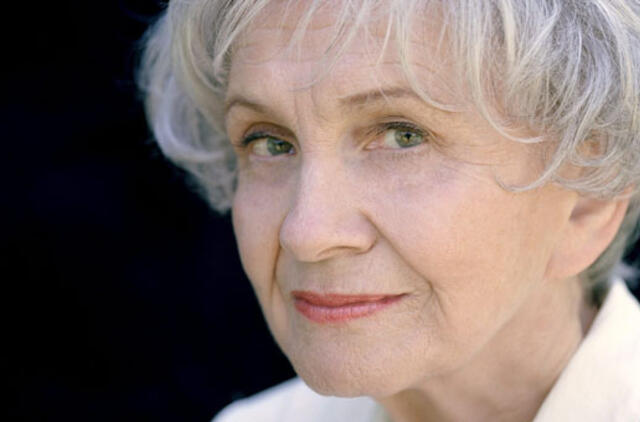 Nobelio literatūros premiją laimėjo Alice Munro