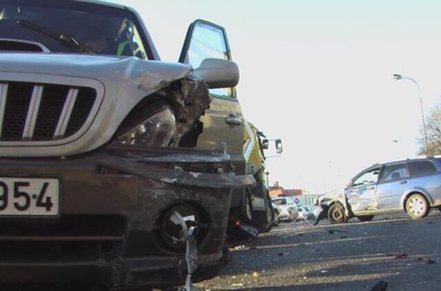 Per avariją visureigis liko be rato