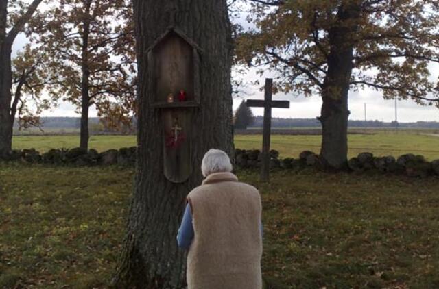 Tyrimas: tinkamai palaidoti artimą trukdo biurokratija ir pinigų stygius