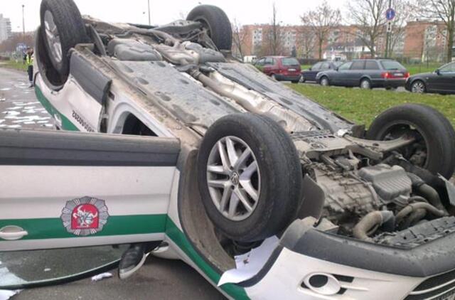 Avaringoje sankryžoje taranuotas policijos automobilis