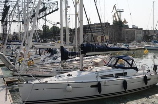 Jachtą su žmonėmis plukdė girtas laivavedys