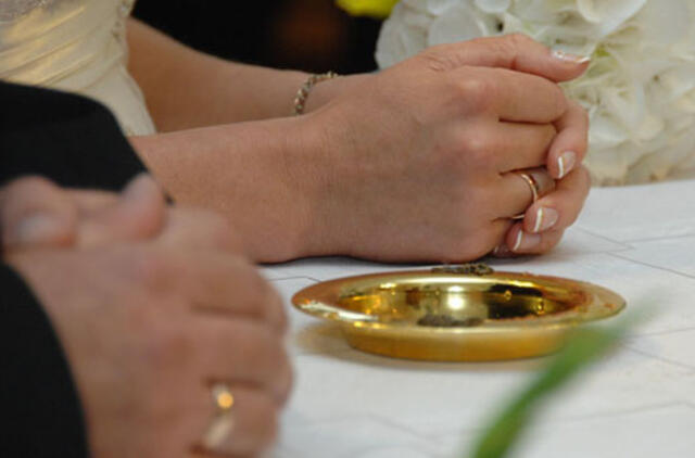 Jauną šeimą skiria nesuvokiami Didžiosios Britanijos įstatymai