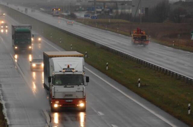 Kelininkai: antradienio rytą kelių dangos daugiausia šlapios