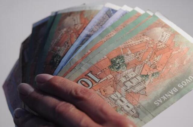 Konservatoriai siūlo dar metams atidėti politikų algų didinimą